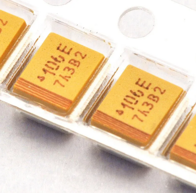 Capacitor de Tantalio 105 1uF 35V SMD 3528